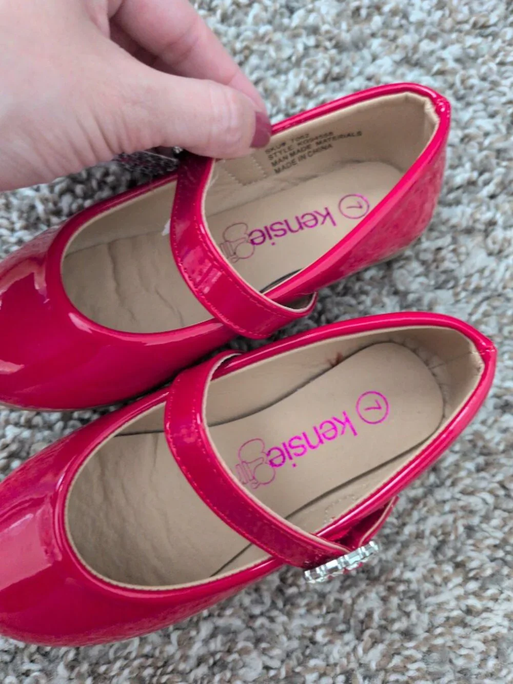 Elegante Red Pump Shoes